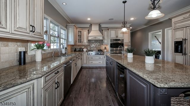 17 Farmstead Ln, Wayne Twp., NJ 07470