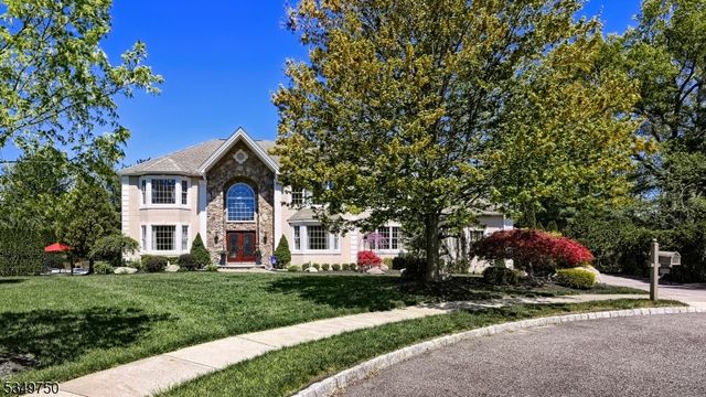 17 Farmstead Ln, Wayne Twp., NJ 07470
