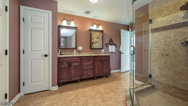 17 Farmstead Ln, Wayne Twp., NJ 07470
