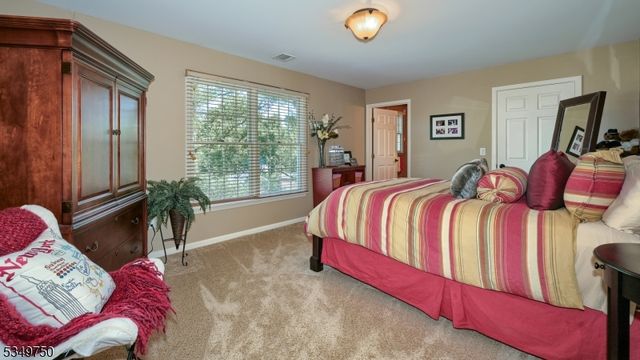 17 Farmstead Ln, Wayne Twp., NJ 07470