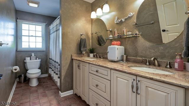 17 Farmstead Ln, Wayne Twp., NJ 07470