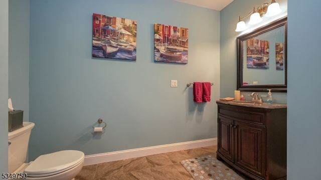 17 Farmstead Ln, Wayne Twp., NJ 07470
