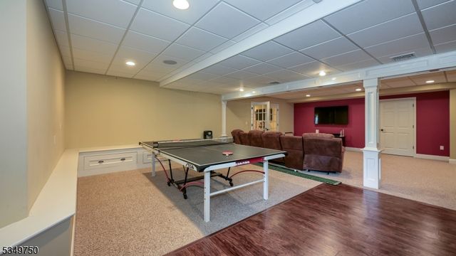 17 Farmstead Ln, Wayne Twp., NJ 07470