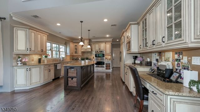 17 Farmstead Ln, Wayne Twp., NJ 07470