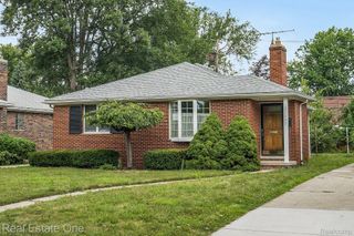 21135 LITTLESTONE Road, Harper Woods, MI 48225