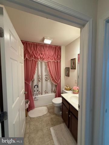 852 WALNUT CREST DR, Lebanon, PA 17046