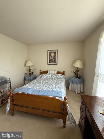 852 WALNUT CREST DR, Lebanon, PA 17046