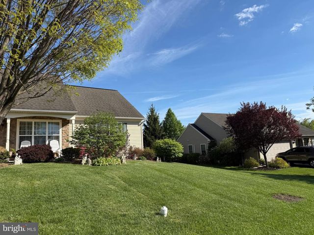 852 WALNUT CREST DR, Lebanon, PA 17046