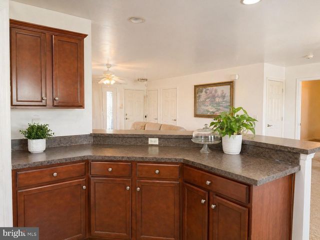 852 WALNUT CREST DR, Lebanon, PA 17046