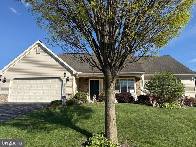 852 WALNUT CREST DR, Lebanon, PA 17046