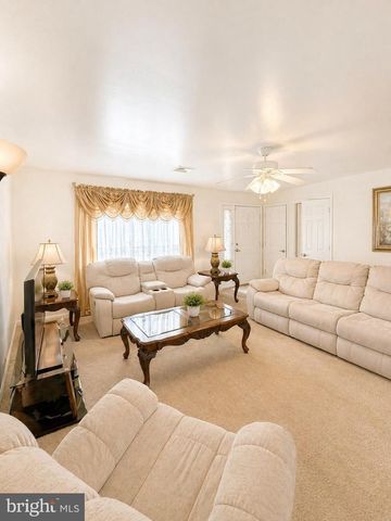 852 WALNUT CREST DR, Lebanon, PA 17046
