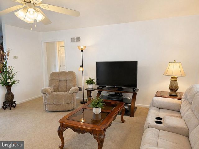 852 WALNUT CREST DR, Lebanon, PA 17046