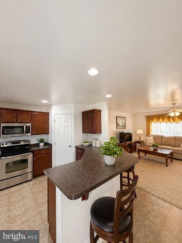 852 WALNUT CREST DR, Lebanon, PA 17046