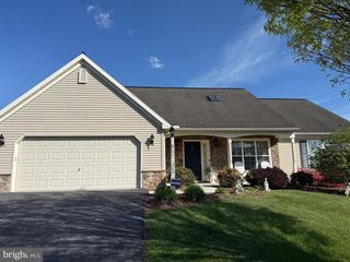852 WALNUT CREST DR, Lebanon, PA 17046