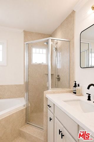 1918 Cabrillo Avenue C, Torrance, CA 90501