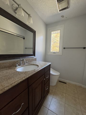 1033 Millers Creek Rd, Goodlettsville, TN 37072