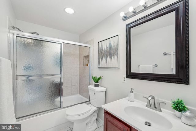 1652 KRAMER ST NE, Washington, DC 20002