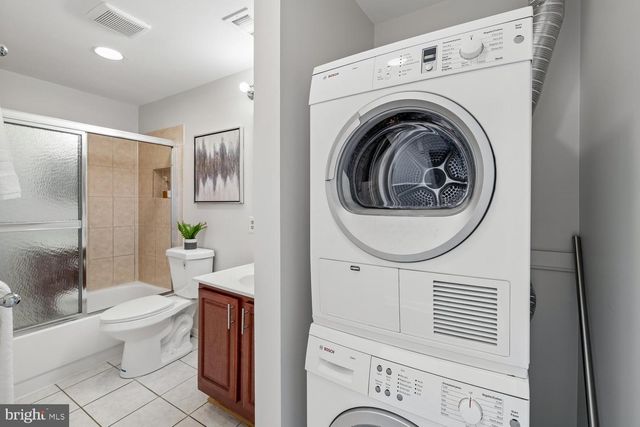 1652 KRAMER ST NE, Washington, DC 20002