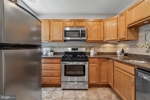 1652 KRAMER ST NE, Washington, DC 20002