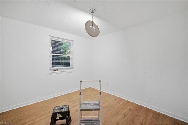 1525 Des Moines AVE, Portsmouth, VA 23704