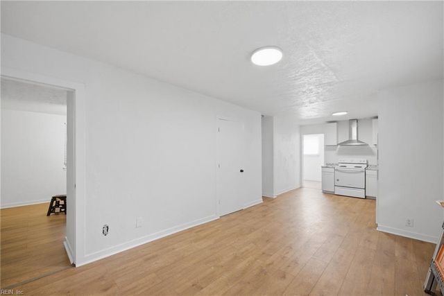 1525 Des Moines AVE, Portsmouth, VA 23704