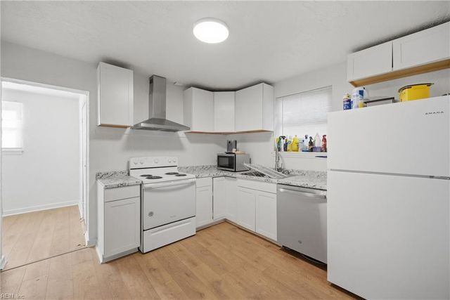 1525 Des Moines AVE, Portsmouth, VA 23704