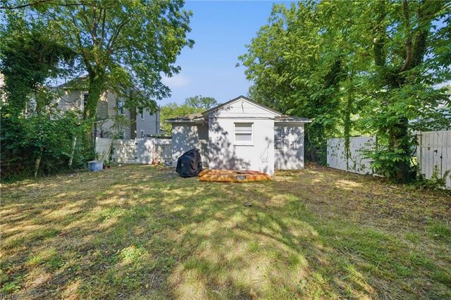 1525 Des Moines AVE, Portsmouth, VA 23704