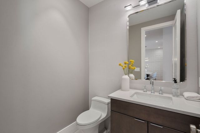 4 Knowles St 4, Newton, MA 02459