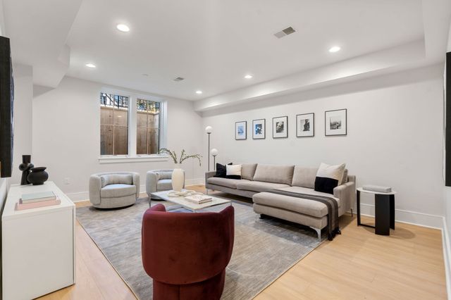 4 Knowles St 4, Newton, MA 02459