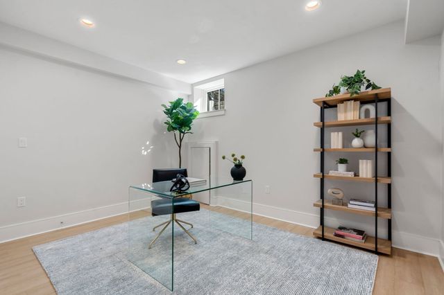4 Knowles St 4, Newton, MA 02459