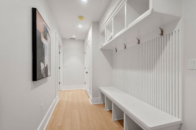 4 Knowles St 4, Newton, MA 02459