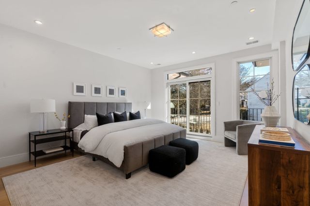 4 Knowles St 4, Newton, MA 02459