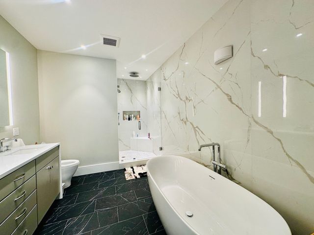 4 Knowles St 4, Newton, MA 02459
