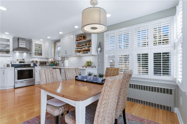 14 Clara Road, Tiverton, RI 02878