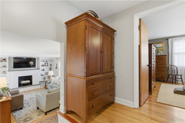 14 Clara Road, Tiverton, RI 02878