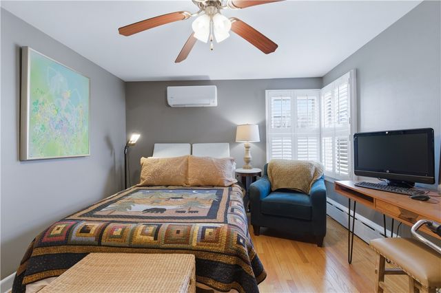 14 Clara Road, Tiverton, RI 02878