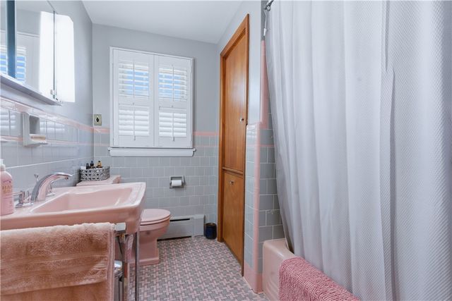 14 Clara Road, Tiverton, RI 02878