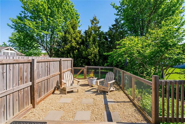 14 Clara Road, Tiverton, RI 02878