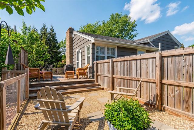 14 Clara Road, Tiverton, RI 02878