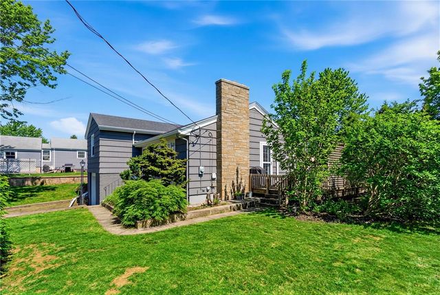 14 Clara Road, Tiverton, RI 02878