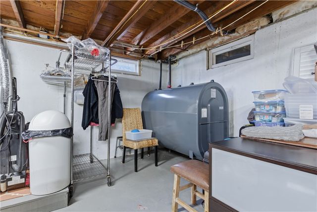 14 Clara Road, Tiverton, RI 02878