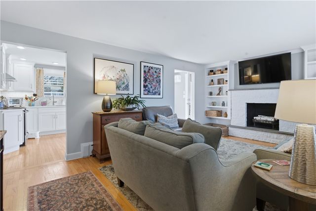 14 Clara Road, Tiverton, RI 02878