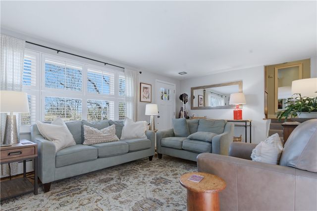 14 Clara Road, Tiverton, RI 02878