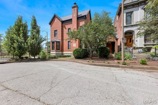 2355 Albion Place #B B, St Louis, MO 63014
