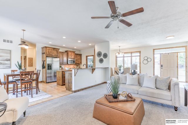 19856 Bellbrook Boulevard, Gretna, NE 68028