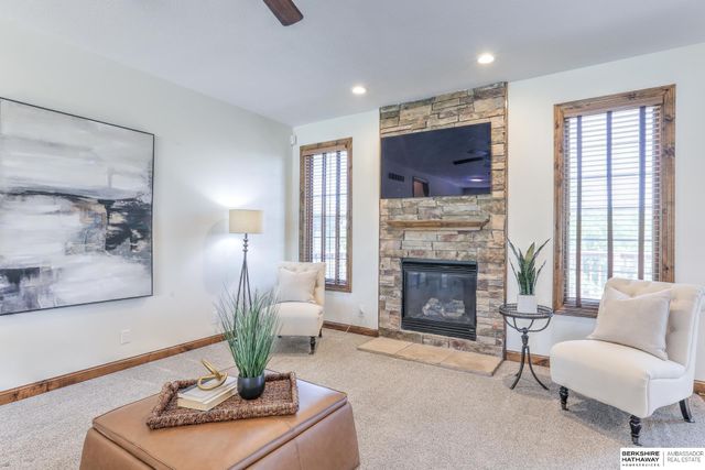 19856 Bellbrook Boulevard, Gretna, NE 68028