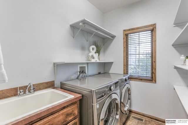 19856 Bellbrook Boulevard, Gretna, NE 68028