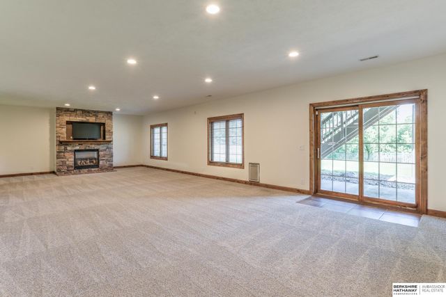 19856 Bellbrook Boulevard, Gretna, NE 68028