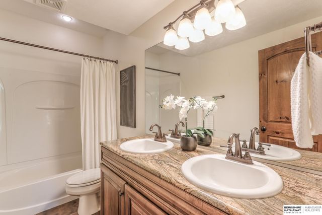19856 Bellbrook Boulevard, Gretna, NE 68028