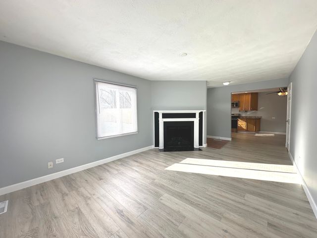 1410 Beverly Lane, Streamwood, IL 60107